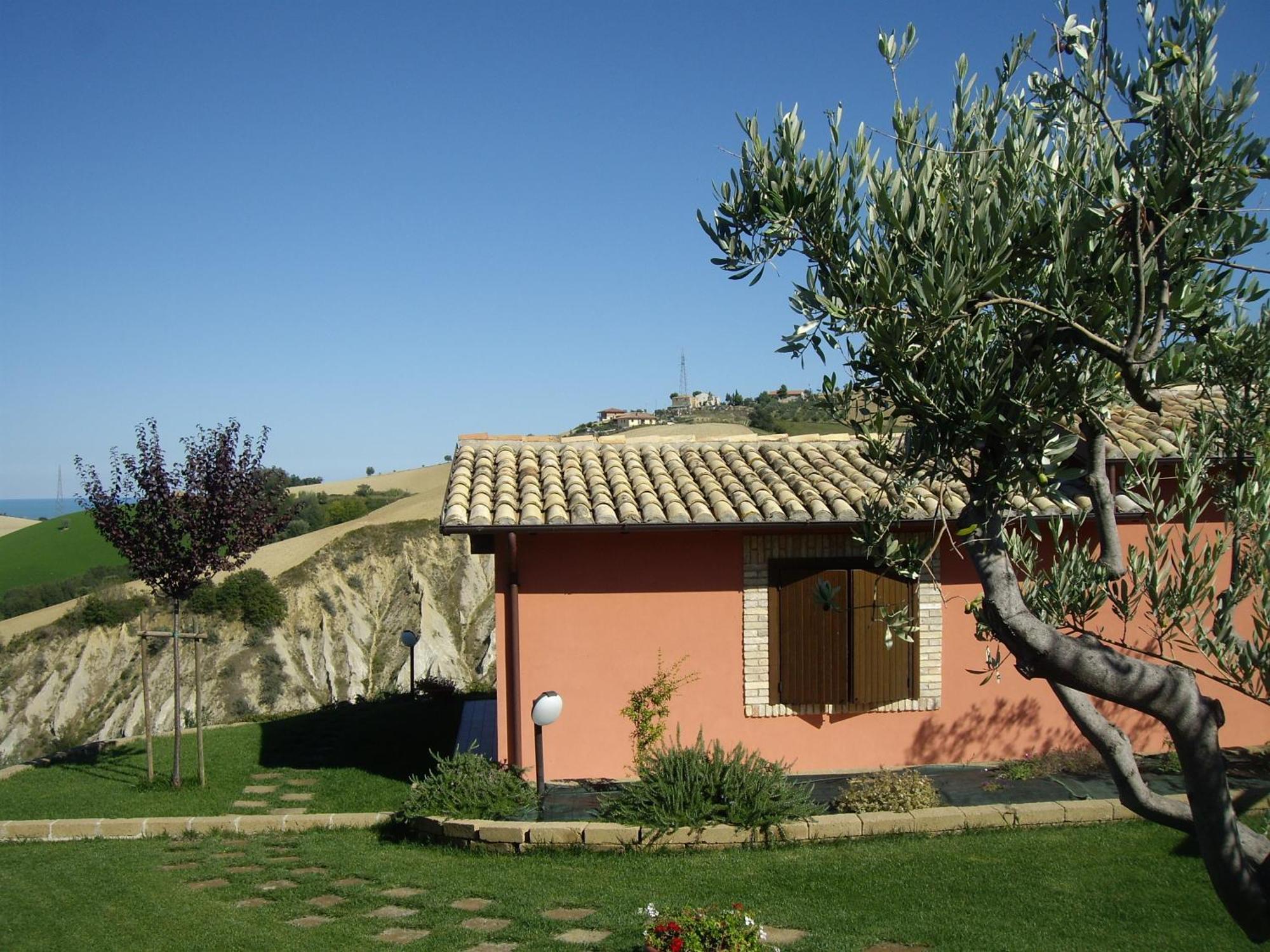Agriturismo Il Borgo Degli Ulivi Roseto Degli Abruzzi Esterno foto