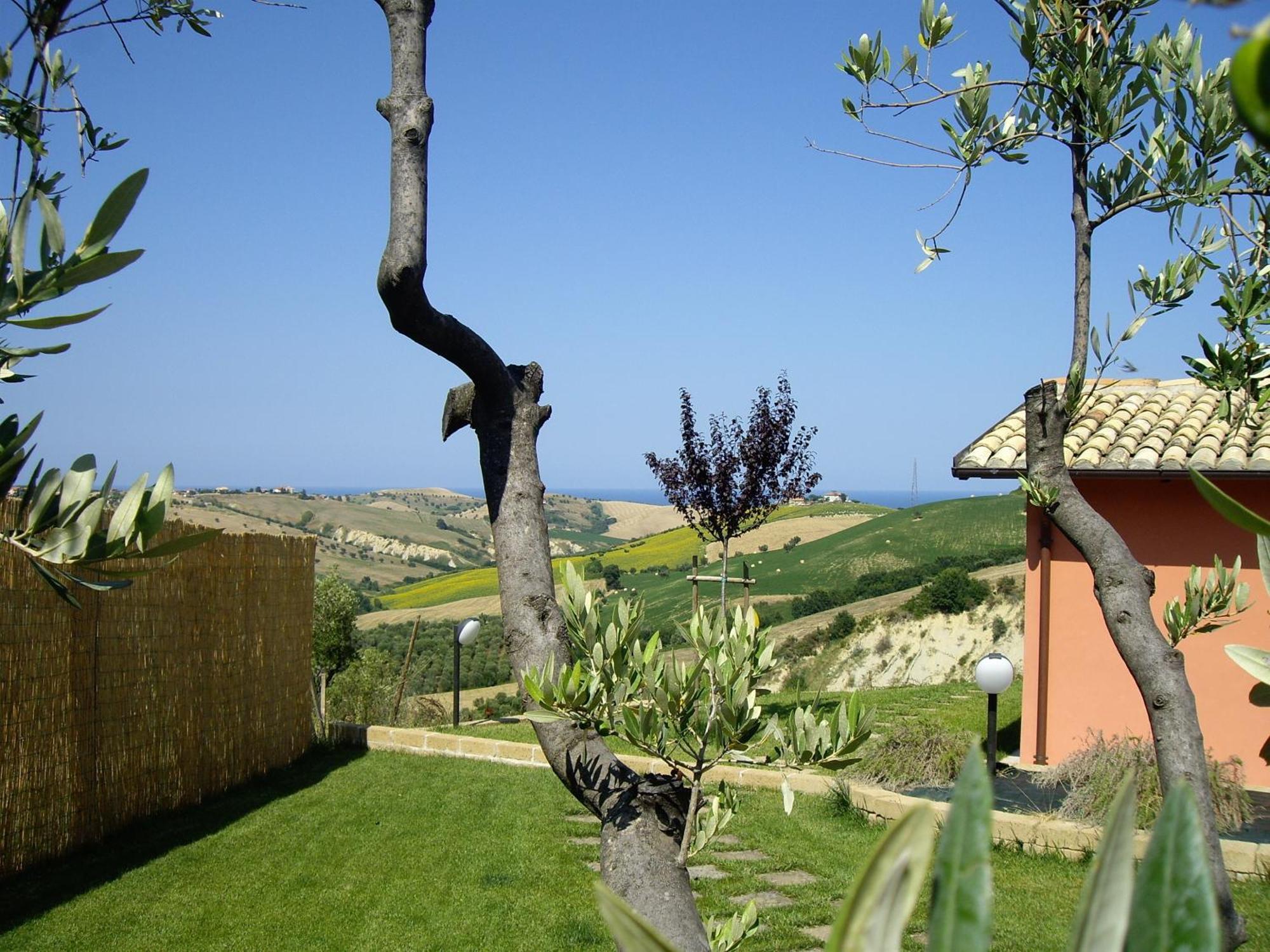 Agriturismo Il Borgo Degli Ulivi Roseto Degli Abruzzi Esterno foto